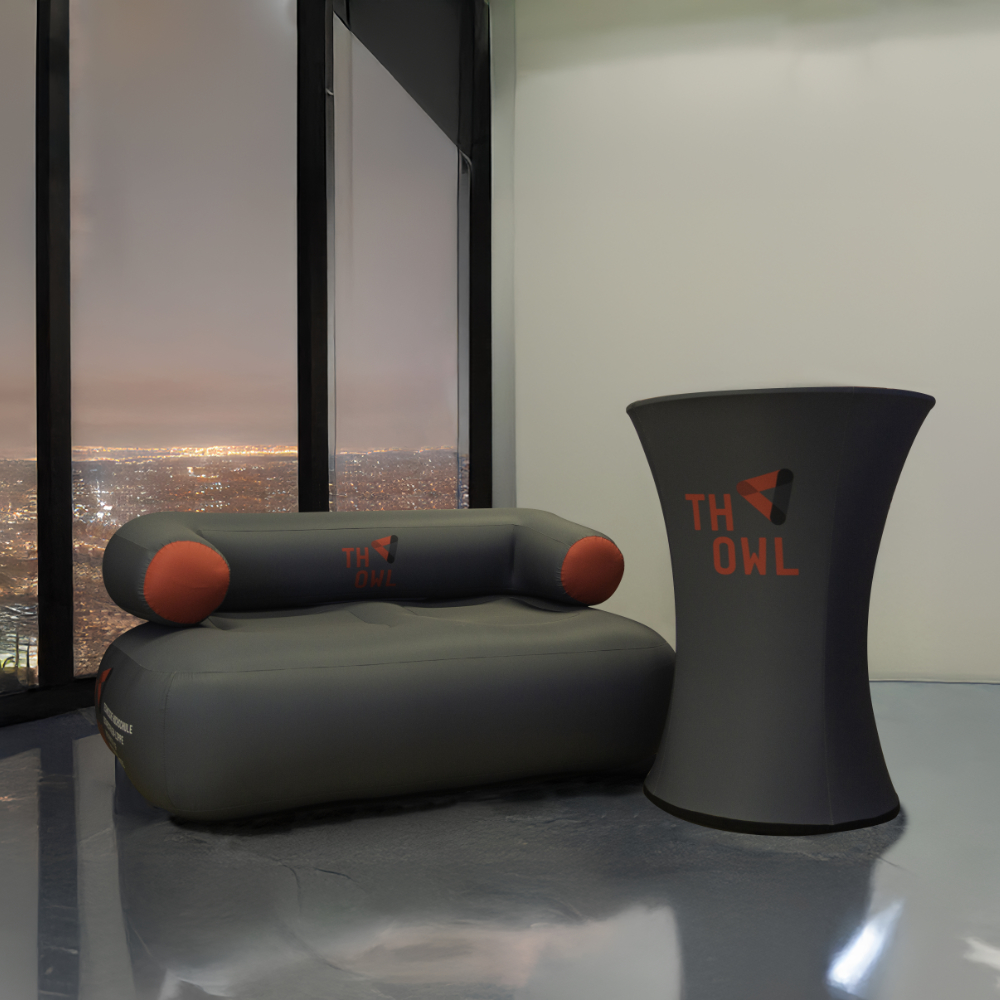 Aufblasbares Sofa und Stehtisch mit Logodruck