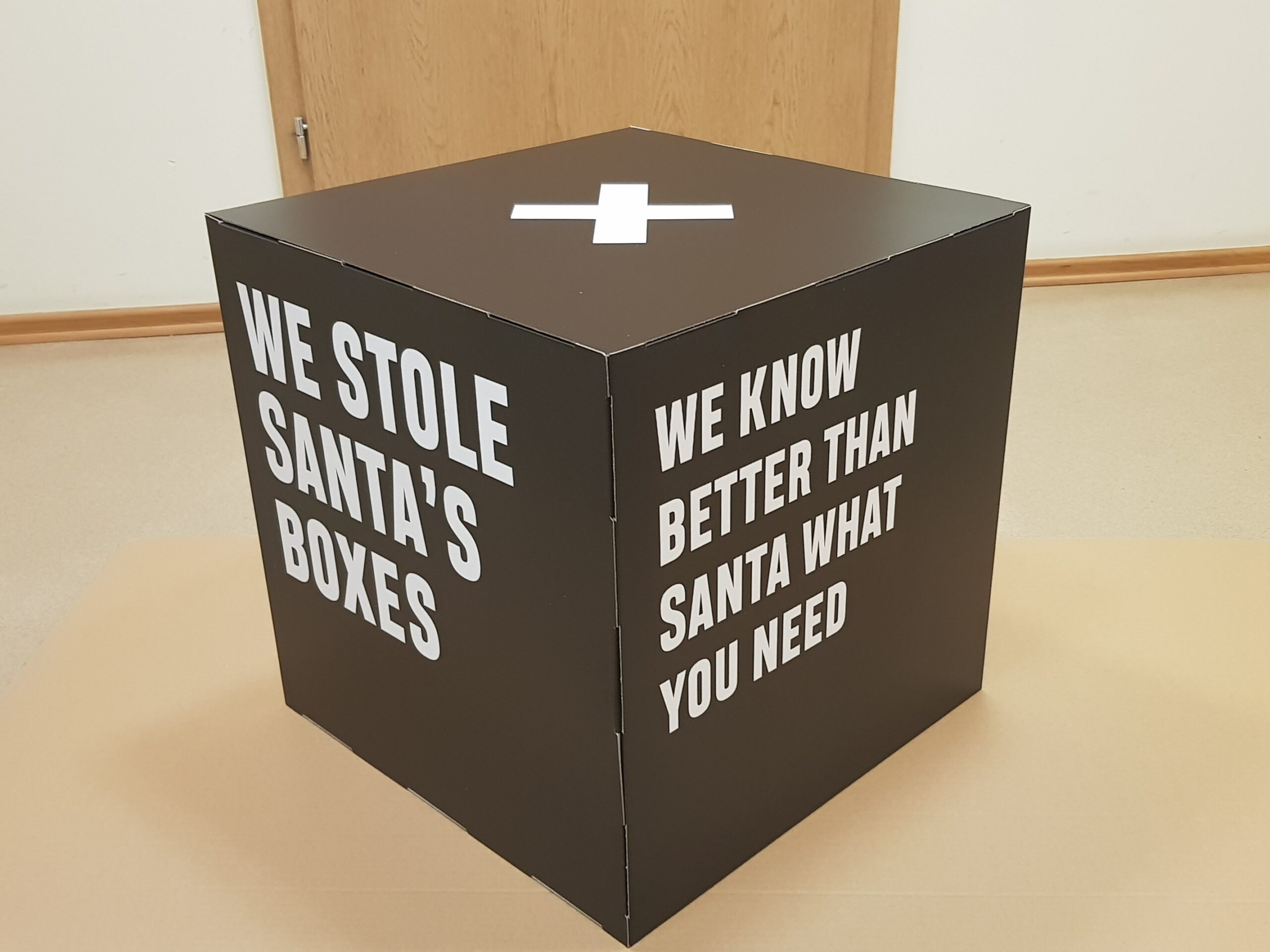 Dispalywürfel aus Karton bedruckt mit Logo